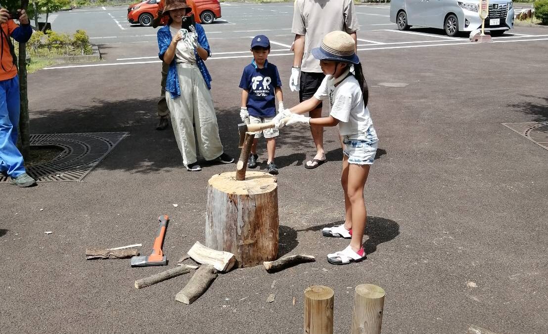 「薪割り体験」開催しました。